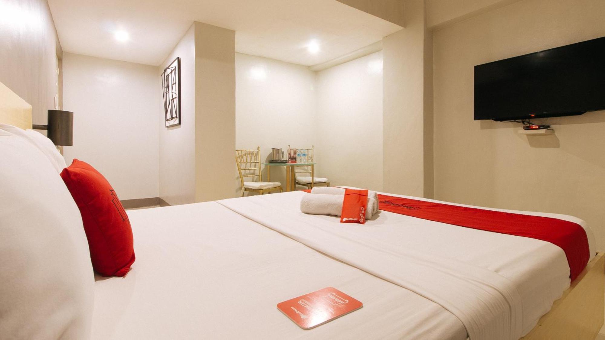 Hotel Reddoorz At Samat Mandaluyong Exterior foto