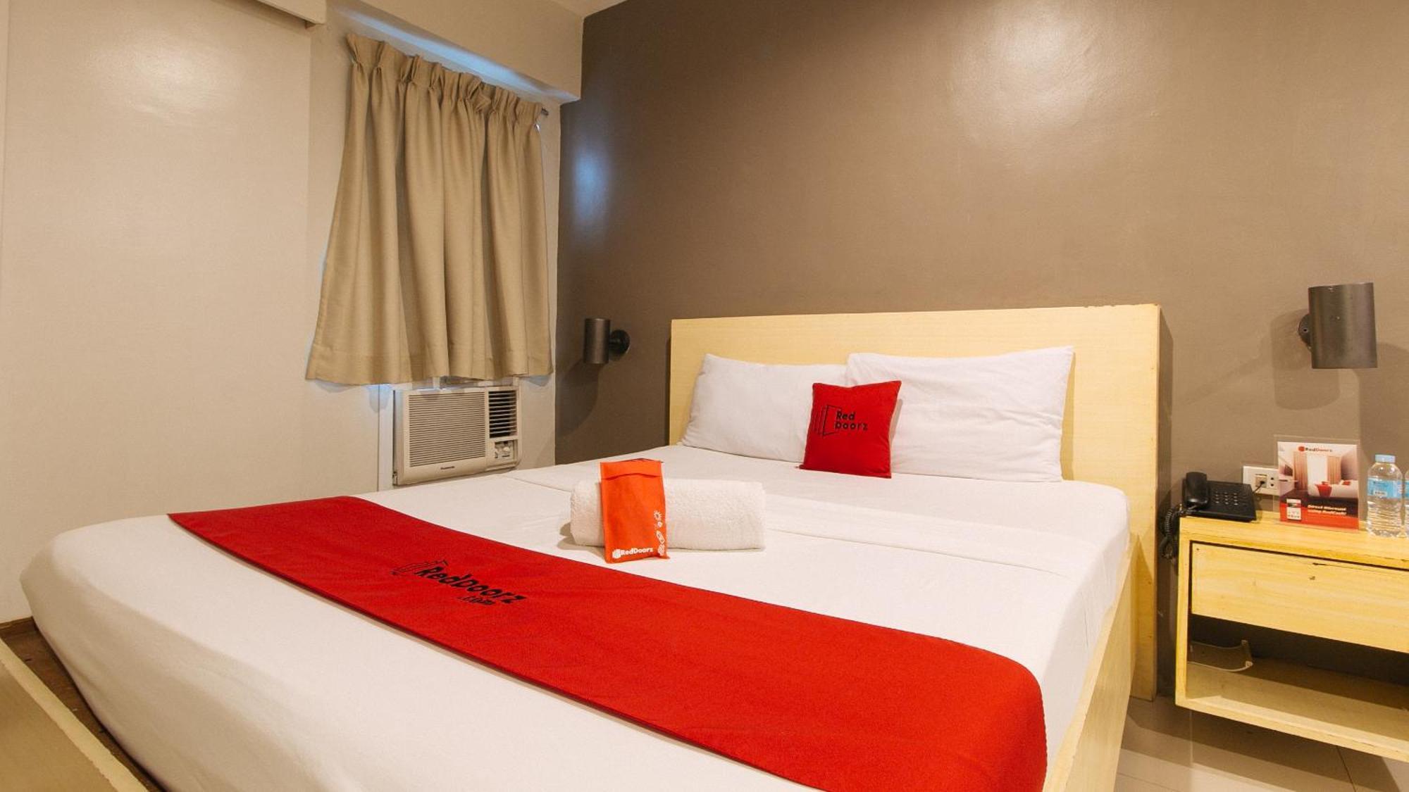 Hotel Reddoorz At Samat Mandaluyong Exterior foto