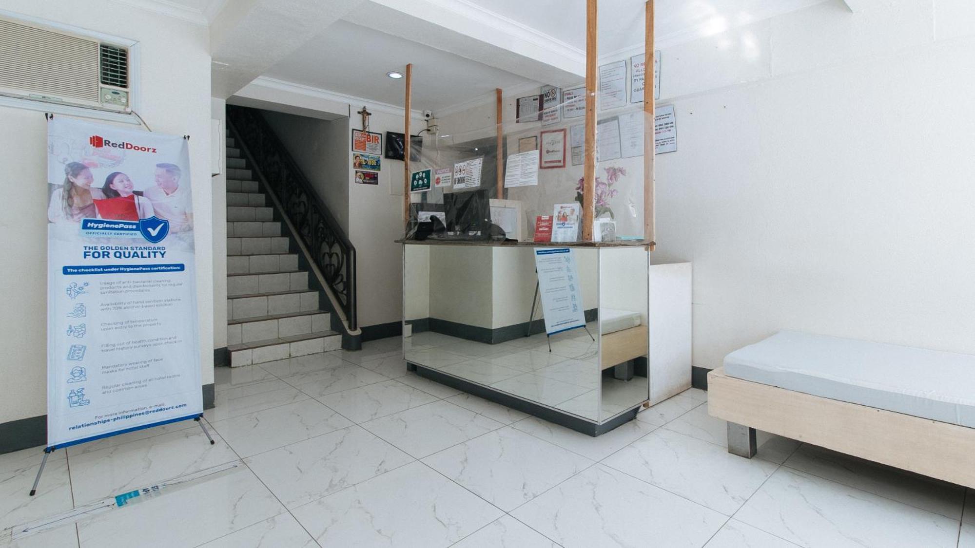 Hotel Reddoorz At Samat Mandaluyong Exterior foto